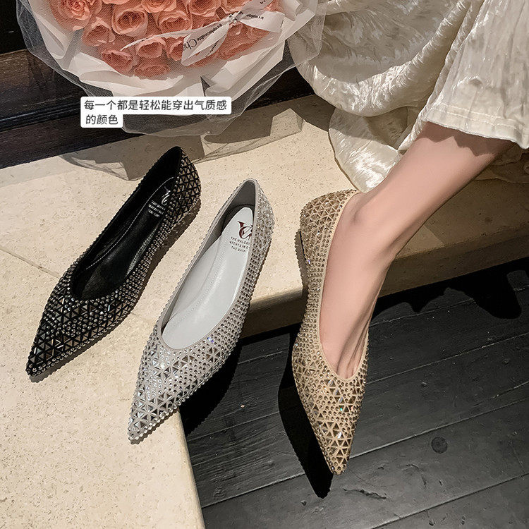 法式尖头浅口粗跟单鞋女2025春季新款气质水钻平底鞋软底礼服瓢鞋,户外/登山/野营/旅行用品,登山鞋/徒步鞋,淘宝优惠券,粉丝福利购,淘宝优惠卷