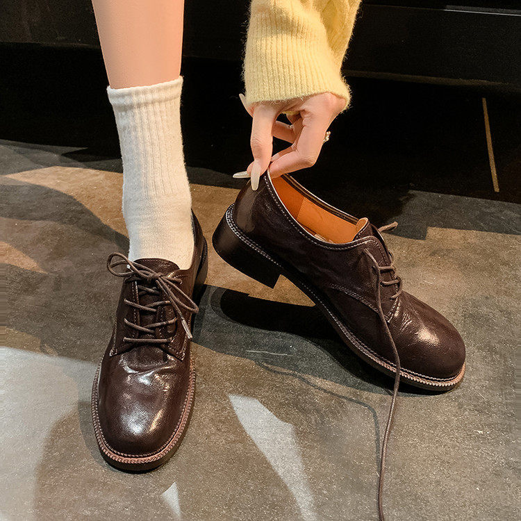 黑色英伦风小皮鞋女秋冬系带学院牛津鞋粗跟真皮复古做旧单鞋百搭
