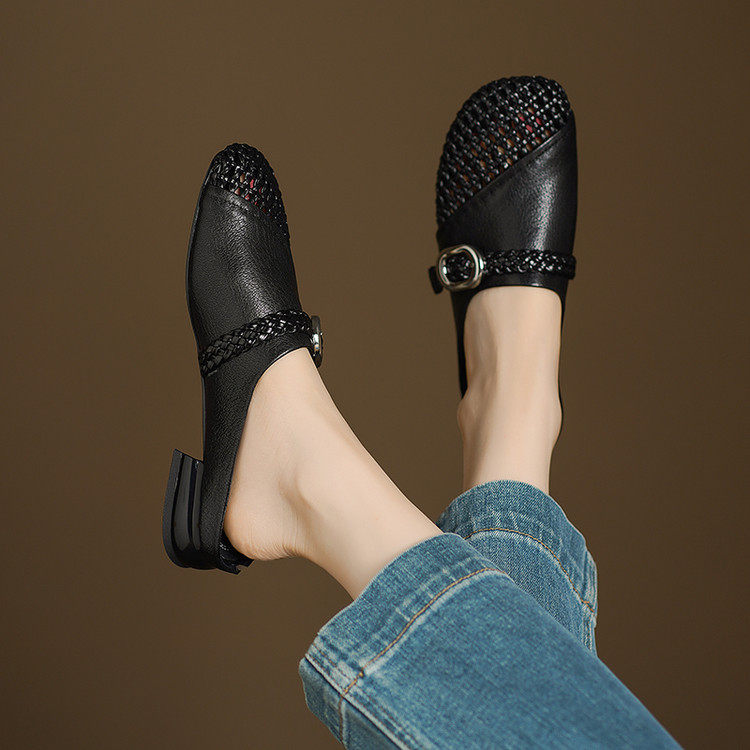 复古法式包头镂空低粗跟凉拖鞋女士2025夏季新款软底舒适黑米白色