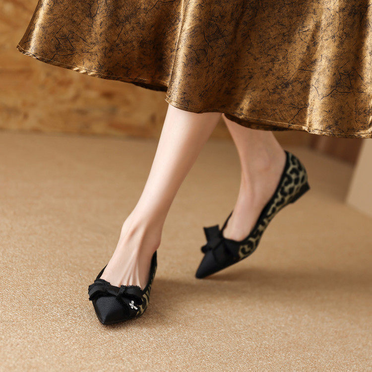 法式尖头单鞋女2025新款蝴蝶结浅口粗跟单鞋温柔晚晚鞋银色工作鞋,户外/登山/野营/旅行用品,登山鞋/徒步鞋,淘宝优惠券,粉丝福利购,淘宝优惠卷