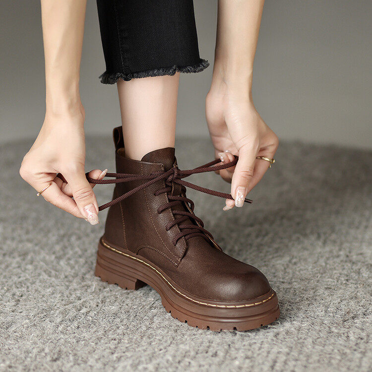 巨好穿~真皮圆头系带马丁靴女2025英伦复古棕色厚底短靴工装靴女