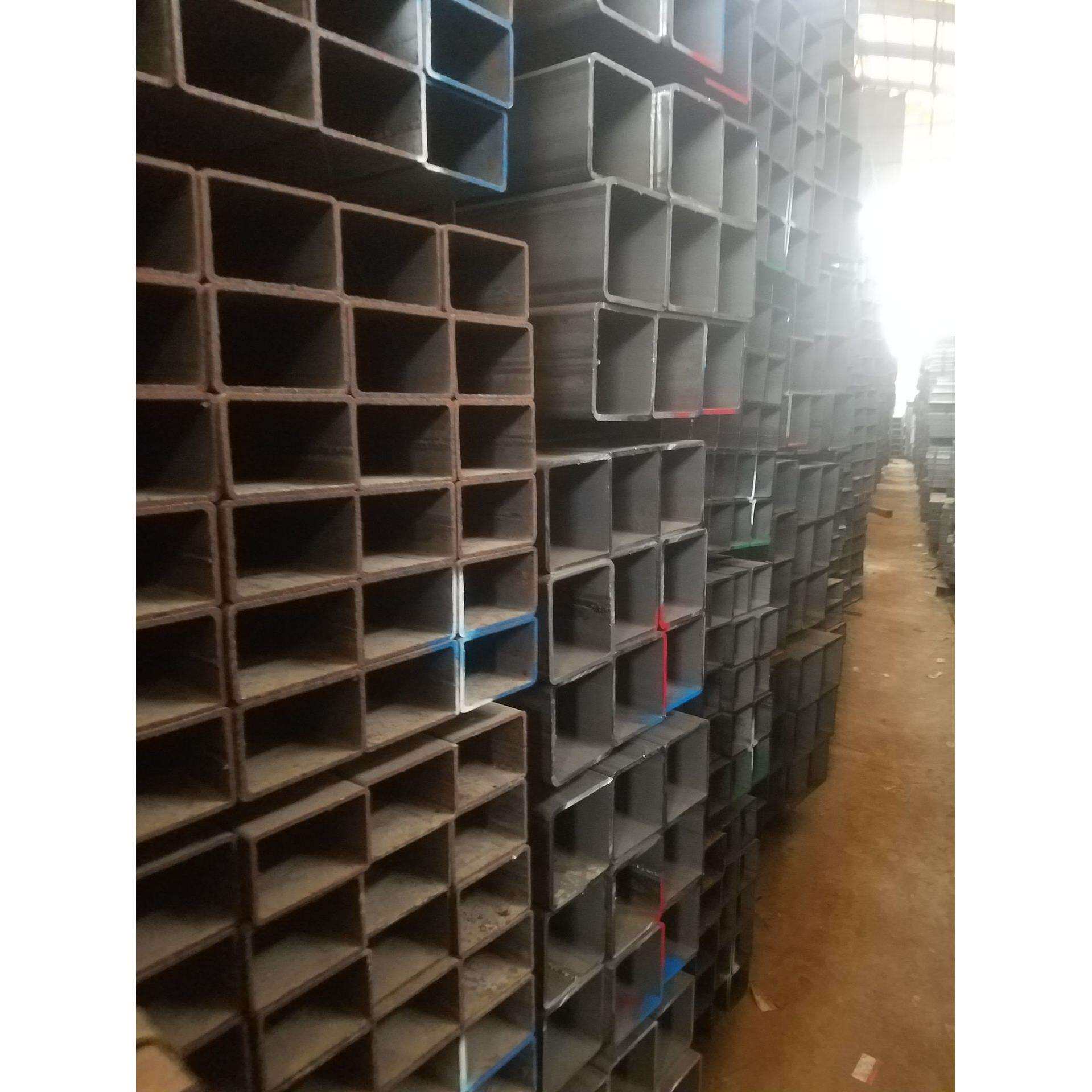 【优质矩形管】国标矩形管室内库存放