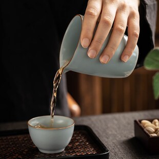 天青汝窑公道杯陶瓷泡茶杯家用公杯分茶杯倒茶器高端茶海茶具配件