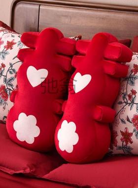CLX有喜婚枕庆压公仔结婚抱婚房字一对红色床娃娃靠枕婚礼沙发囍