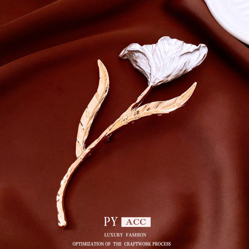 褶皱轻奢花朵胸花百搭配饰风时尚