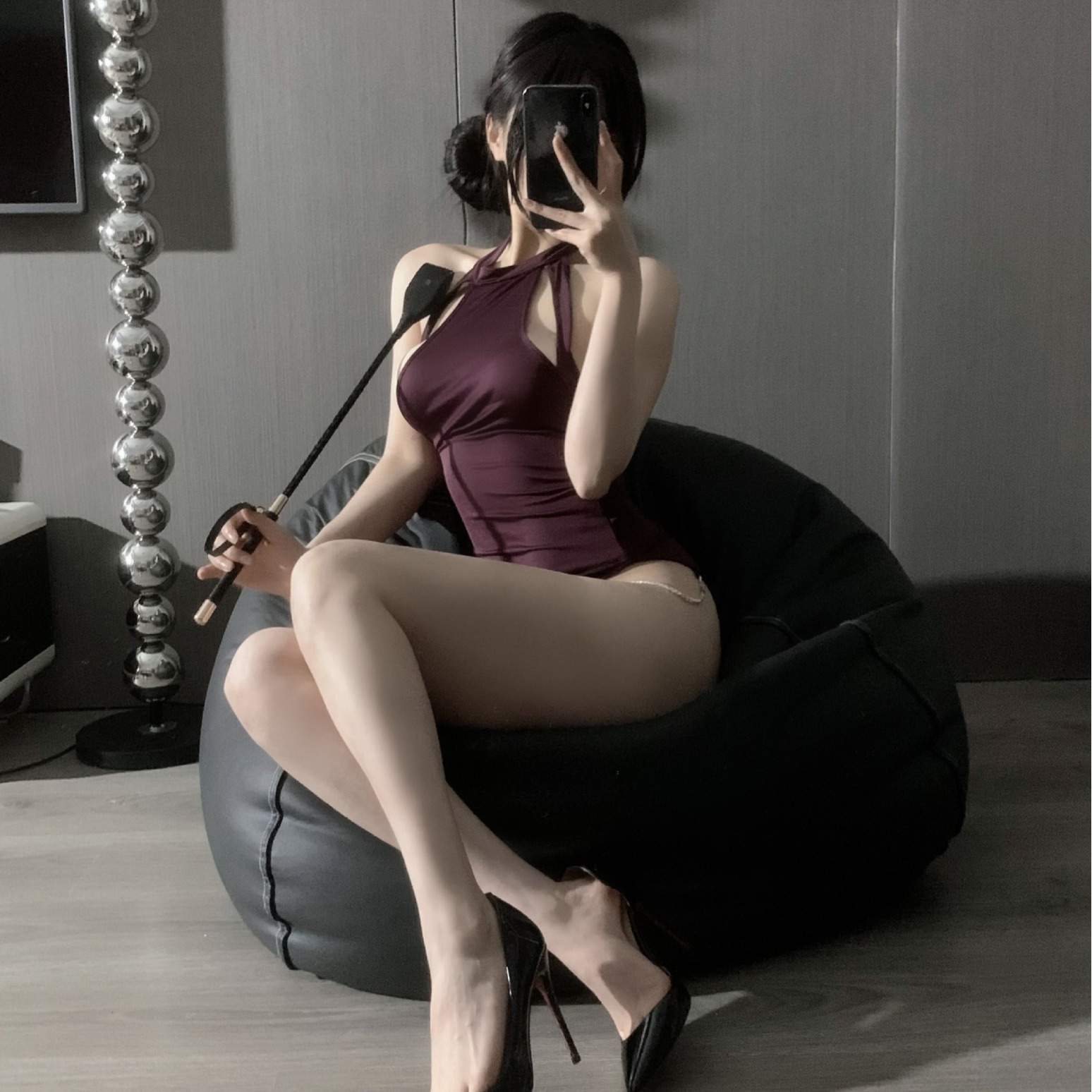 挂脖美背镂空修身开叉链条短裙