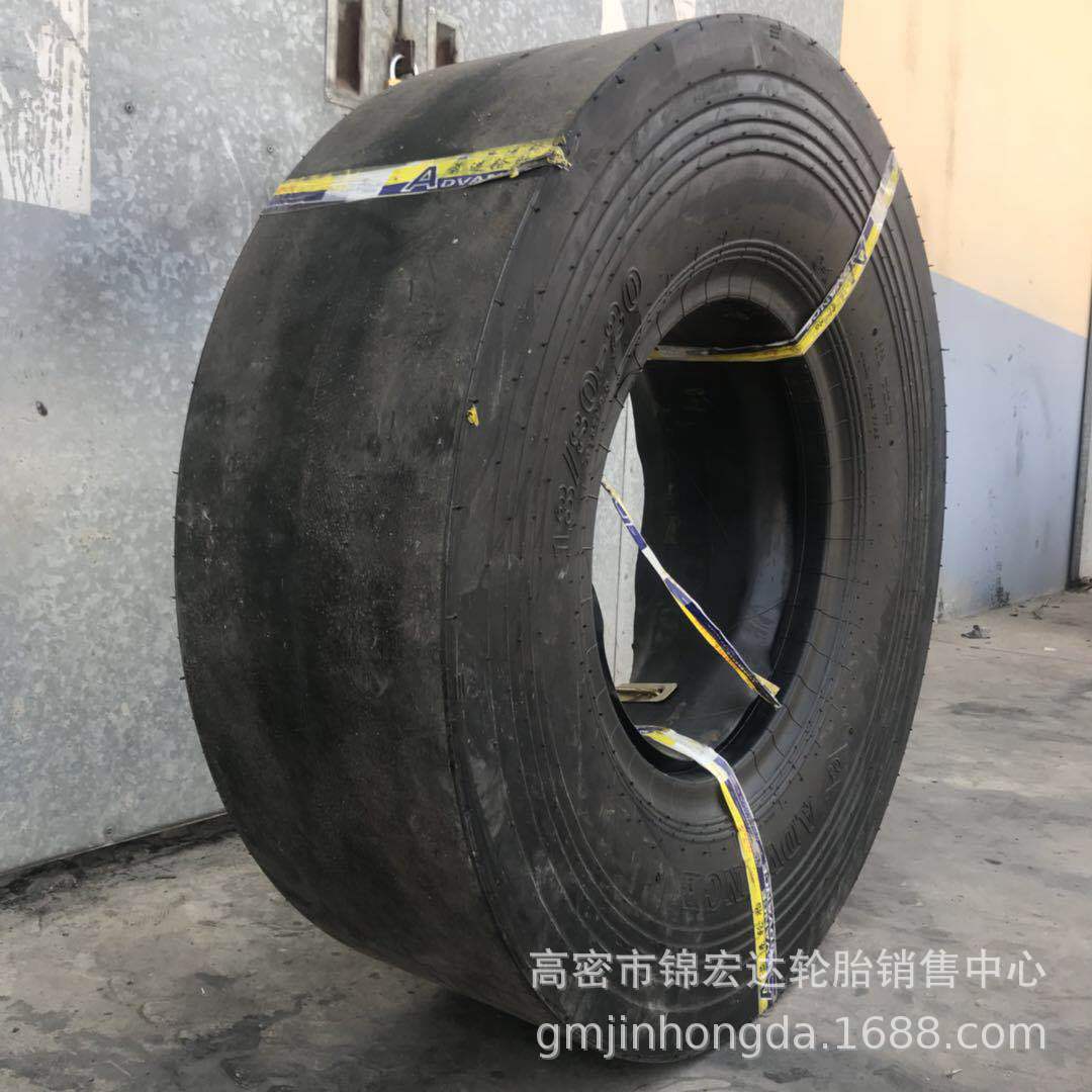 工程机械13/80-20 1200-20胶轮压路机光面轮胎现货销售