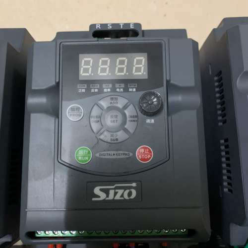 议价中驱变频器ZQ100M-1R5G1-B 成色较新 19制 可