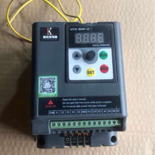 议价鑫盛达变频器XSD350-2.2G3(2)台