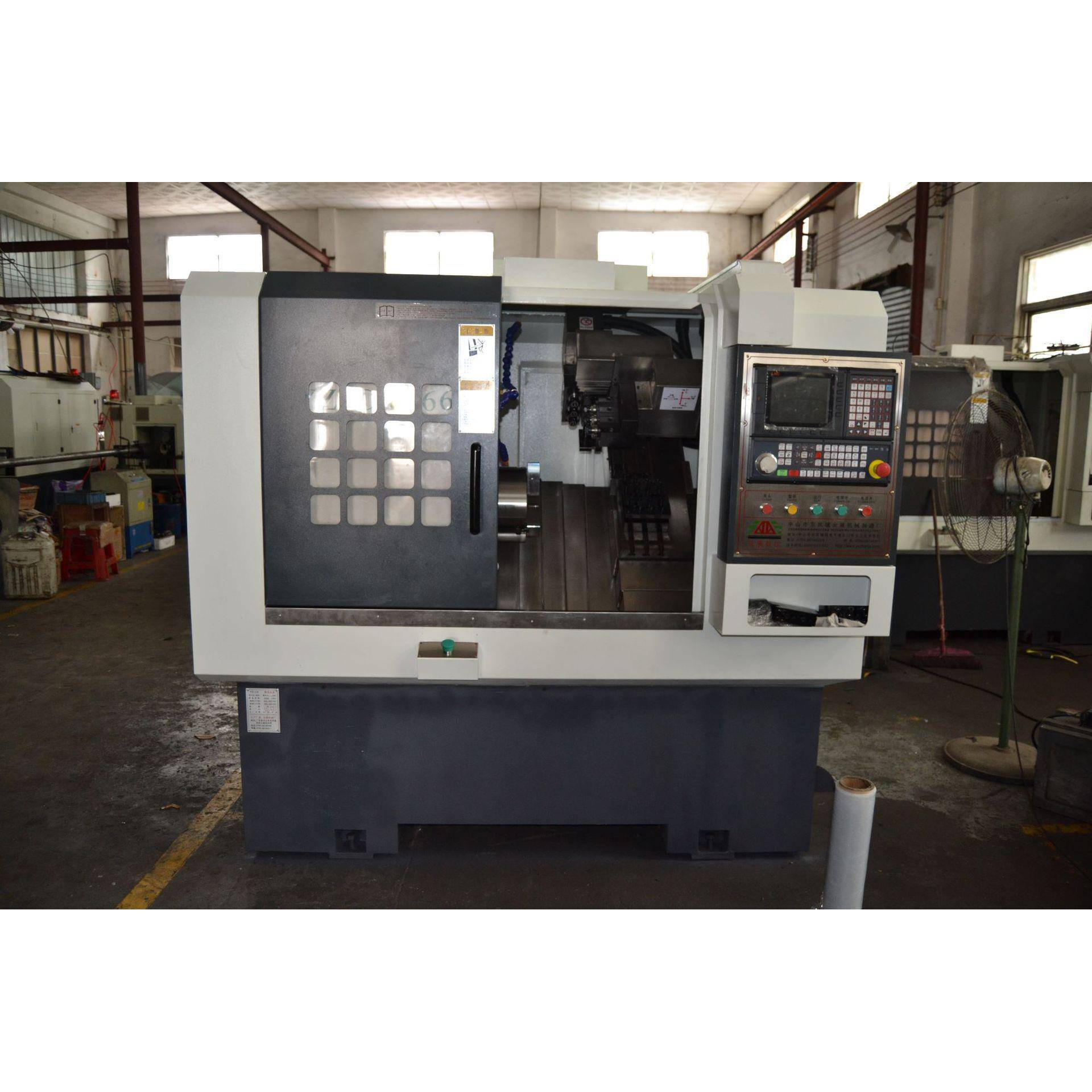 数控机床汽车配件加工数控机床大通径斜床身斜轨数控车床厂家