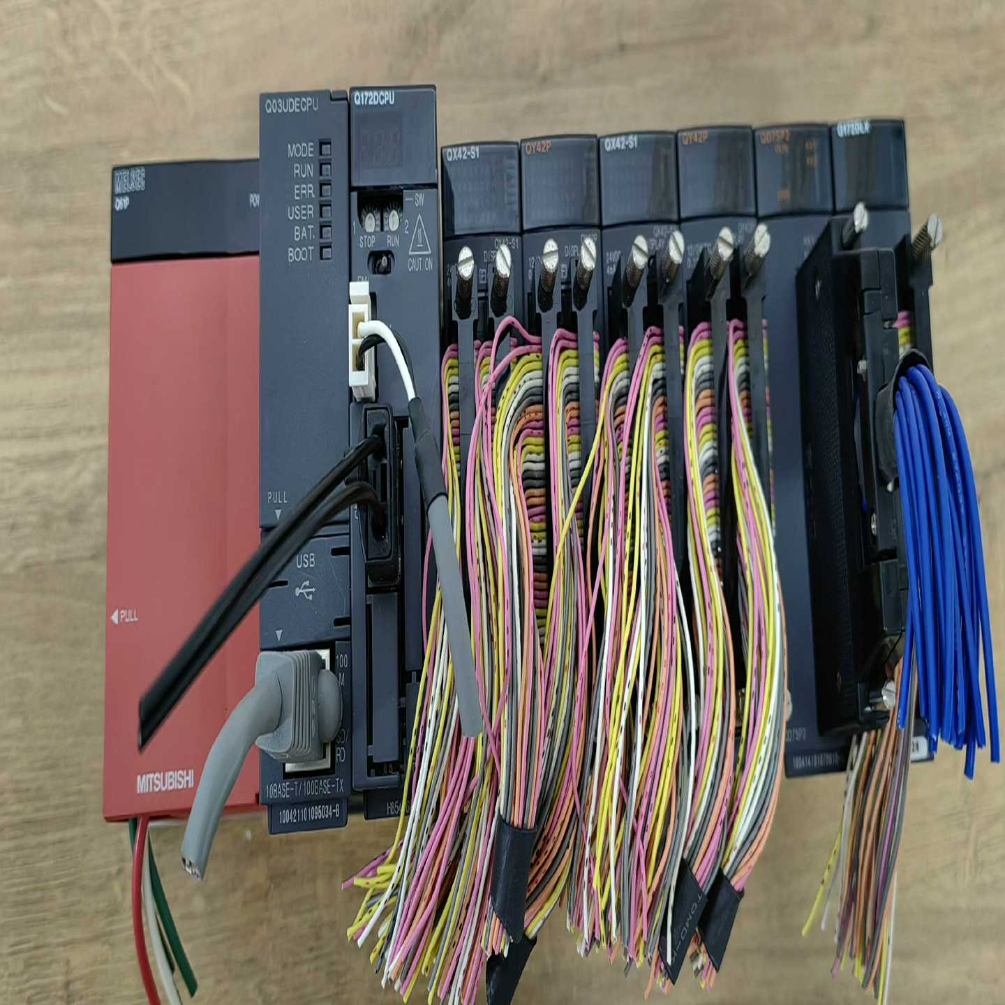 MITSUBISHI Q38DB BASE UNIT组件,Q【侨报商行】