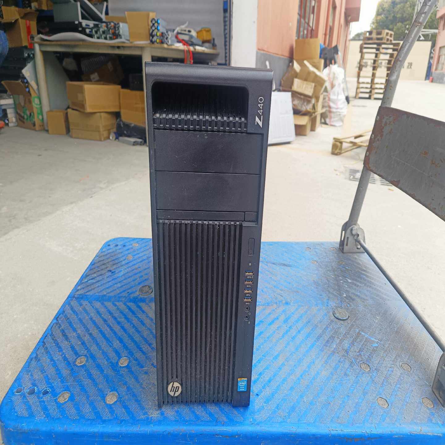 惠普 Z440 准系统,散热器一个,硬盘架* 2 实物拍摄,