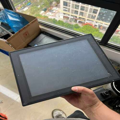 基恩士液晶显示触摸屏，型号：VT3-S12，带VT3-E3模~询价