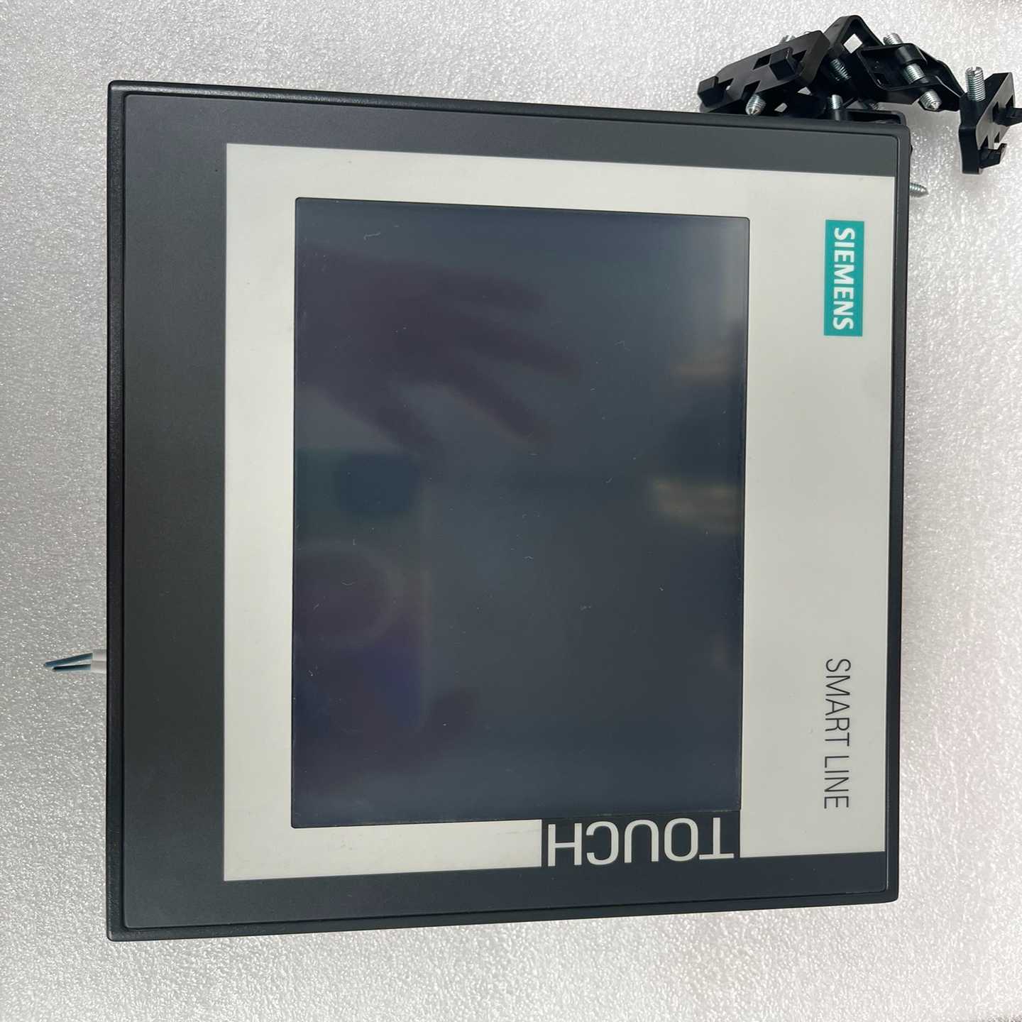 触摸屏SMART700IEV3，成色新，带安装卡询价