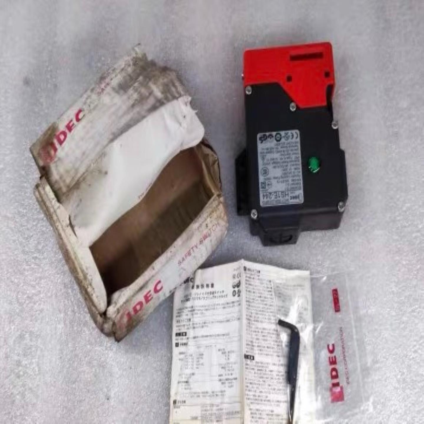 IDEC和泉 电磁式安全门锁开关 HS1E-244R-G 正（佳毅工控）