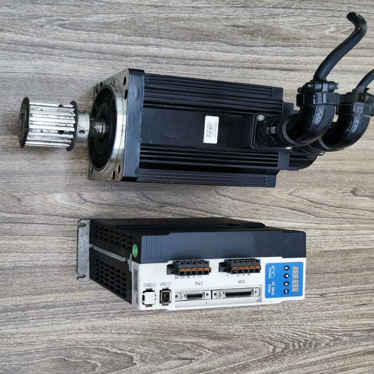 (背呗机械)伺服驱动器PSDD-12A5D-B5伺服电机YK130S