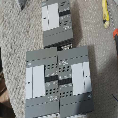 (询价)和泉IDEC FC5A-C24R2C PLC