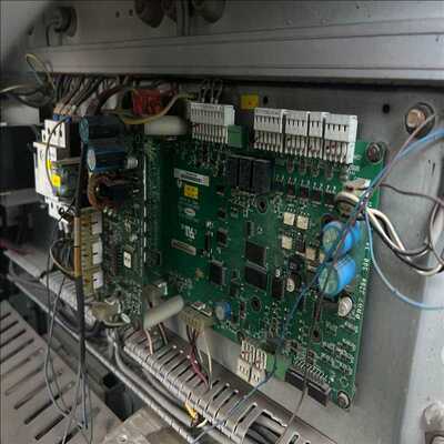 风冷热泵主板 30XA/XQ/XW （32GB50038（耶耶电子）