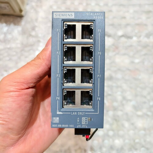 议~8口交换机 6GK5 008-0BA00-1AB2实物