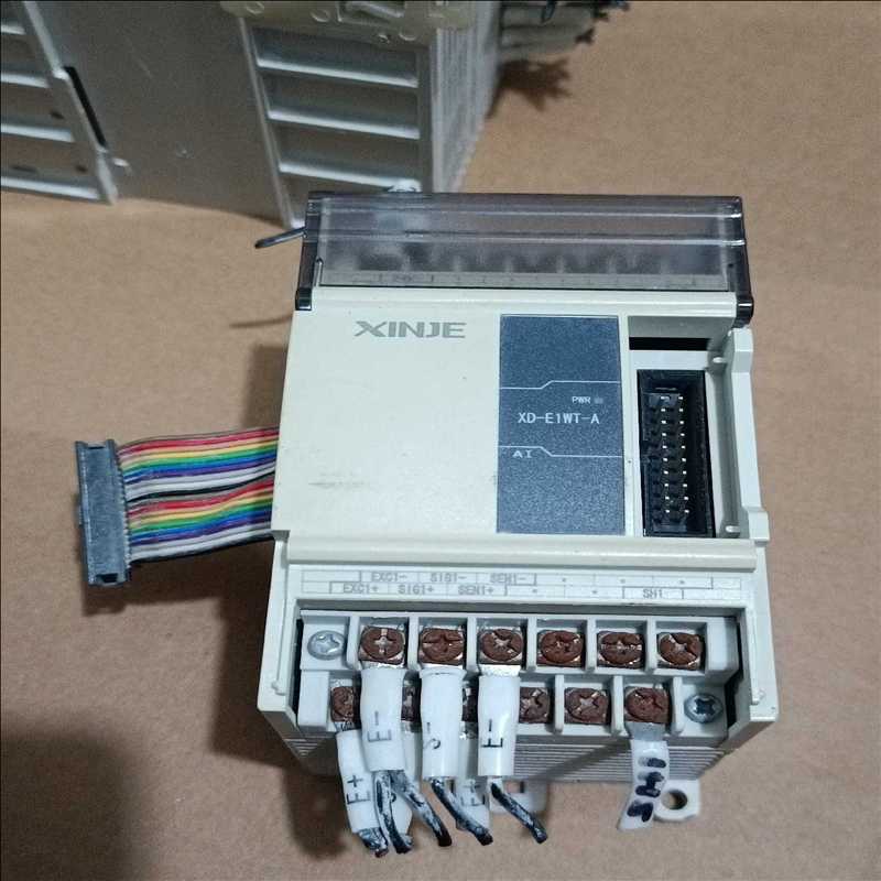 议~XD-E1WT-A  信捷PLC扩展模块 成色如图  功能完