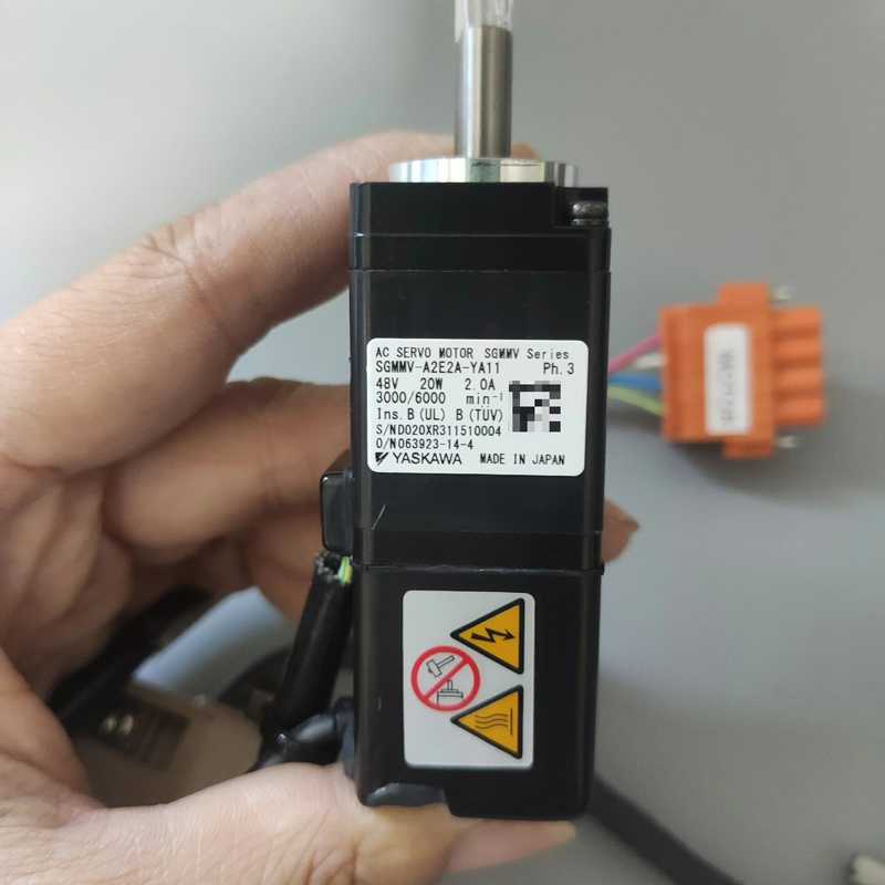 (霸霸电子)安川伺服电机SGMMV-A2E2A-YA11,功率20W,3