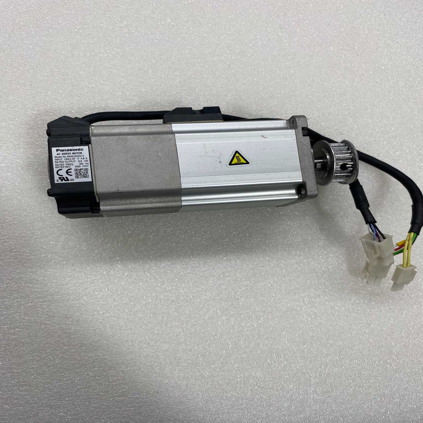 议价松下伺服电机，型号MHMJ022G1V，实物图拍摄，功能包好
