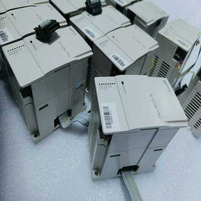 PLC三菱FX3U-16CCL-M{议价}