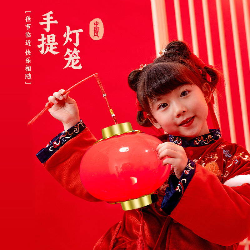 小灯笼儿童手提新款2025发光水晶投影挂饰春节新年玩具红非遗
