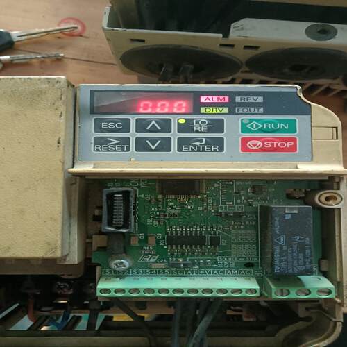 安川J1000变频器，JB4A0005BAA，1.5/2~询价
