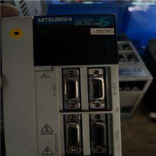 Y轴驱动器 J2S 议 40BEE085 CM402