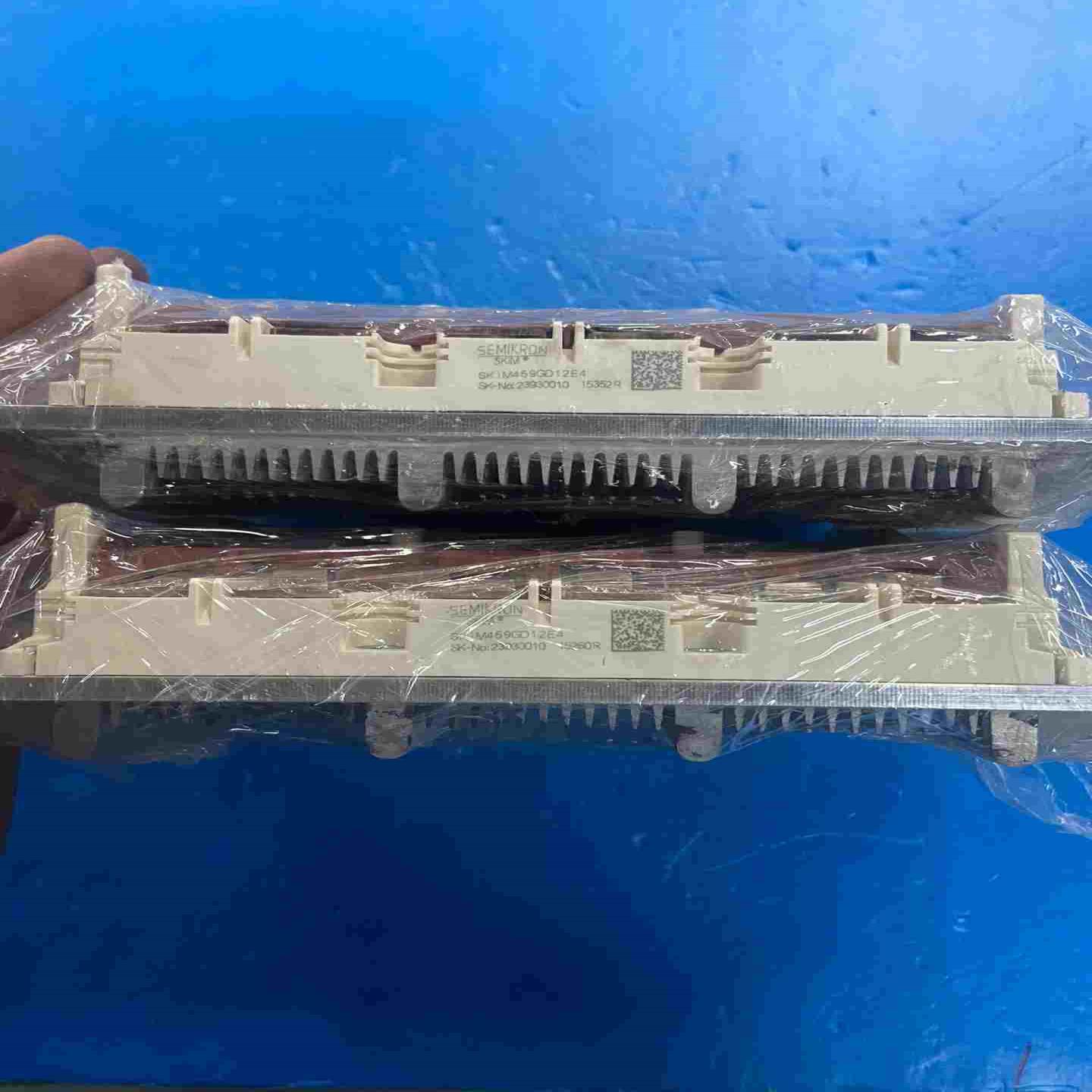 SKIM459GD12E4    2个~询价