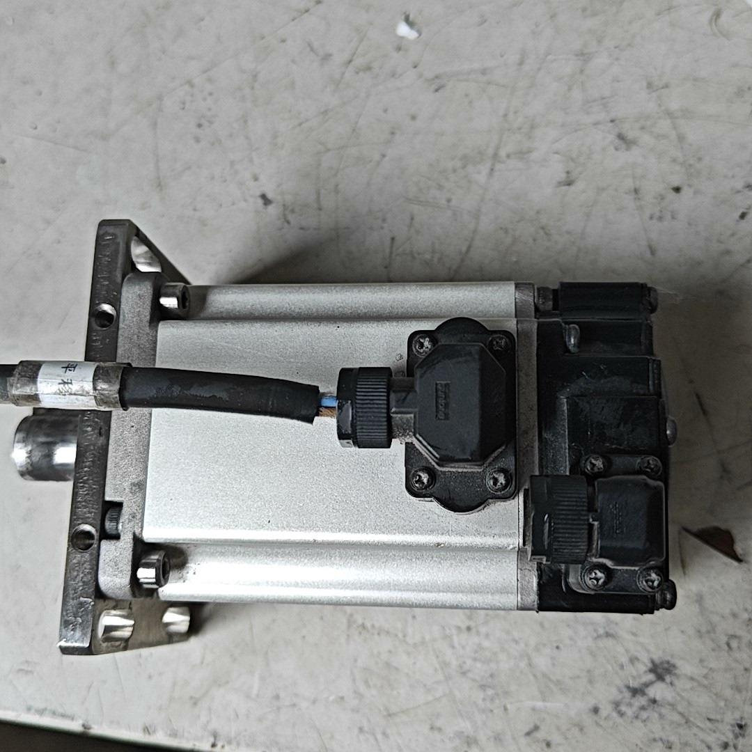 议价伺服R88M-K40030T-OS2-Z一台400W