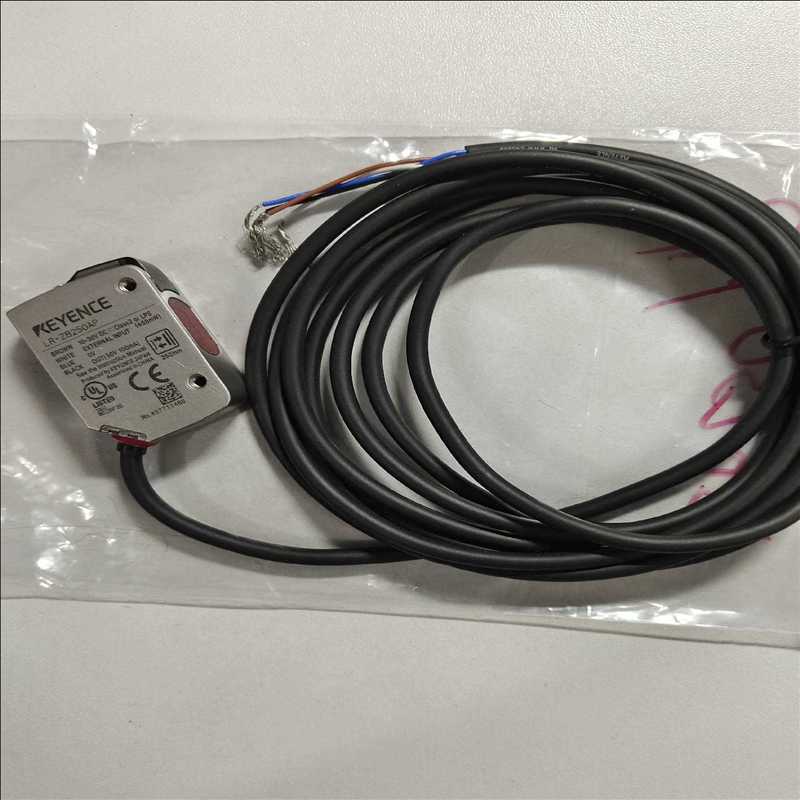 询价~基恩士LR-ZB250AP光电传感器，未使用