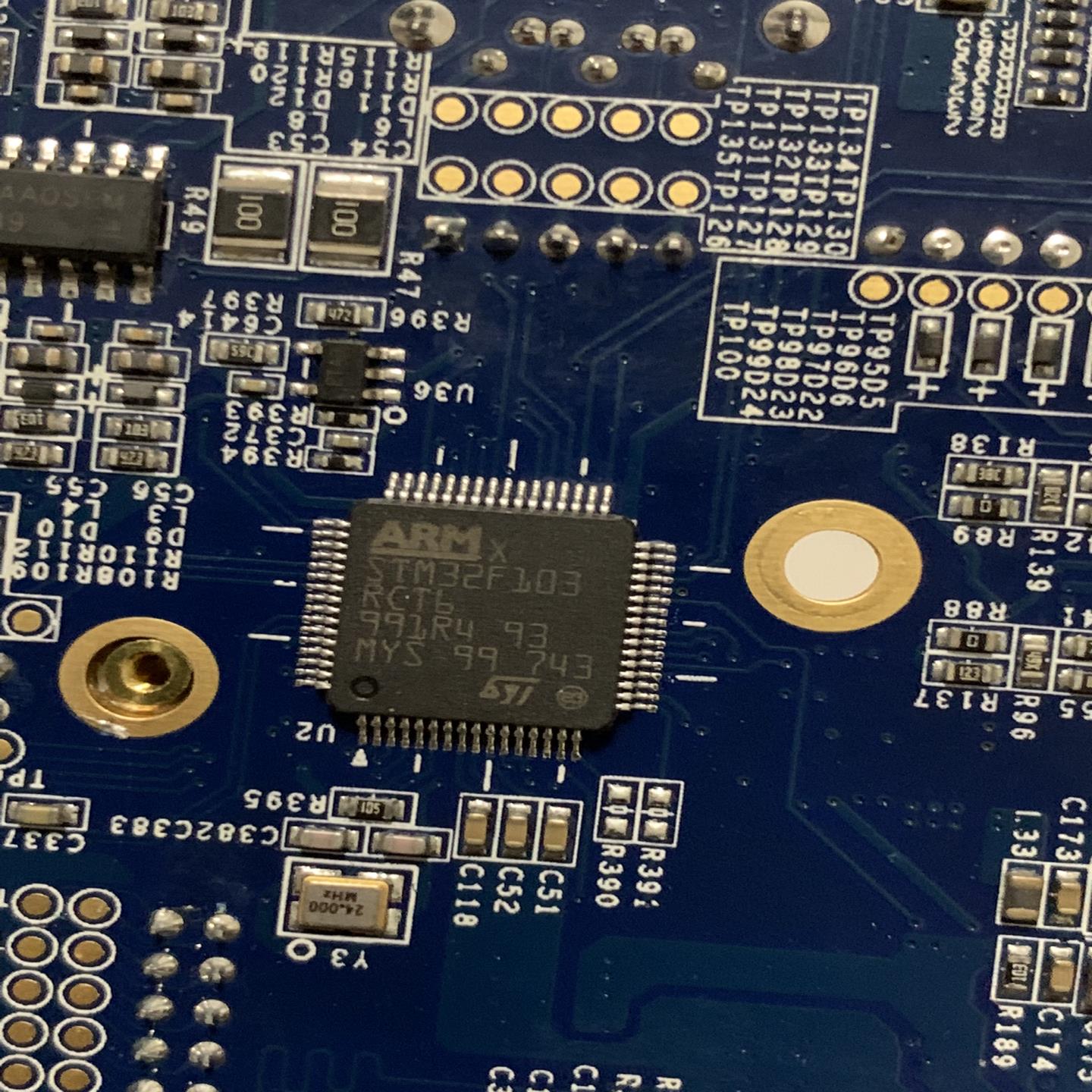 线路板芯片，stm32f103RCT6。93张一张板子上的芯~询价图片