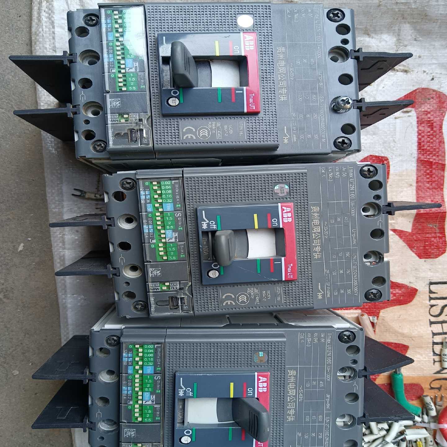 (询价)ABB UT2N160断路器 100A 成色九新 共三台