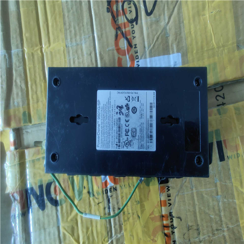 议~9501G千兆poe电源适配器 没独立包装表面有划痕 当