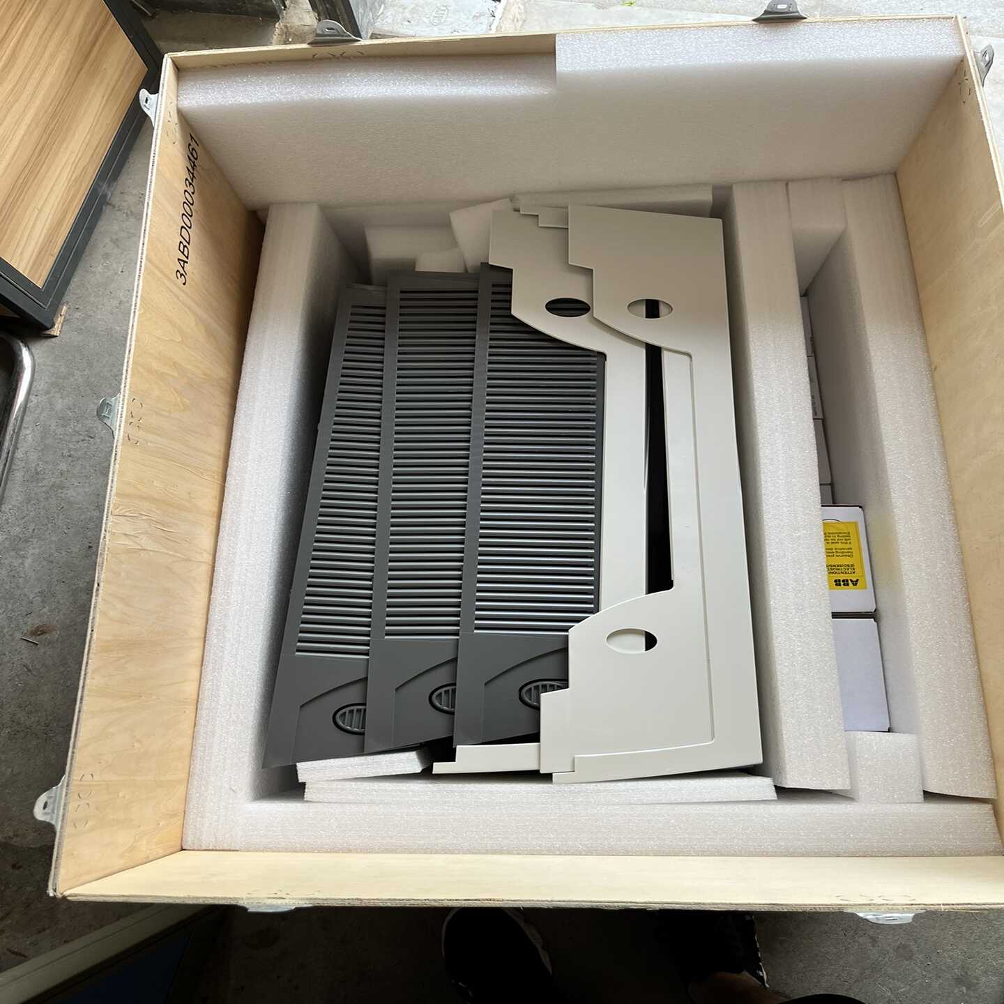 询价ACS510。ACS550外壳，，R6尺寸，75