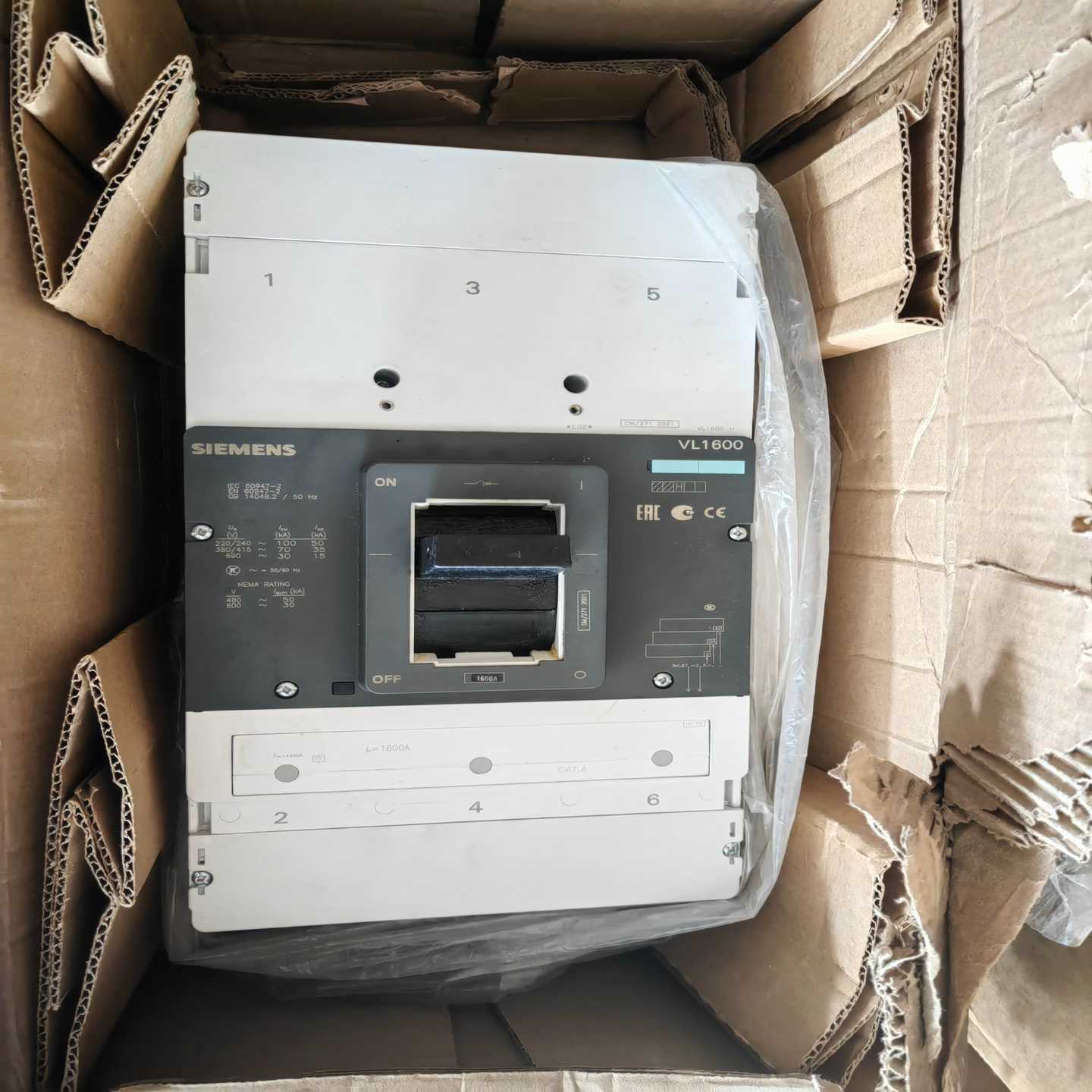 断路器3VL7712-1DE30-0AA03VL询价