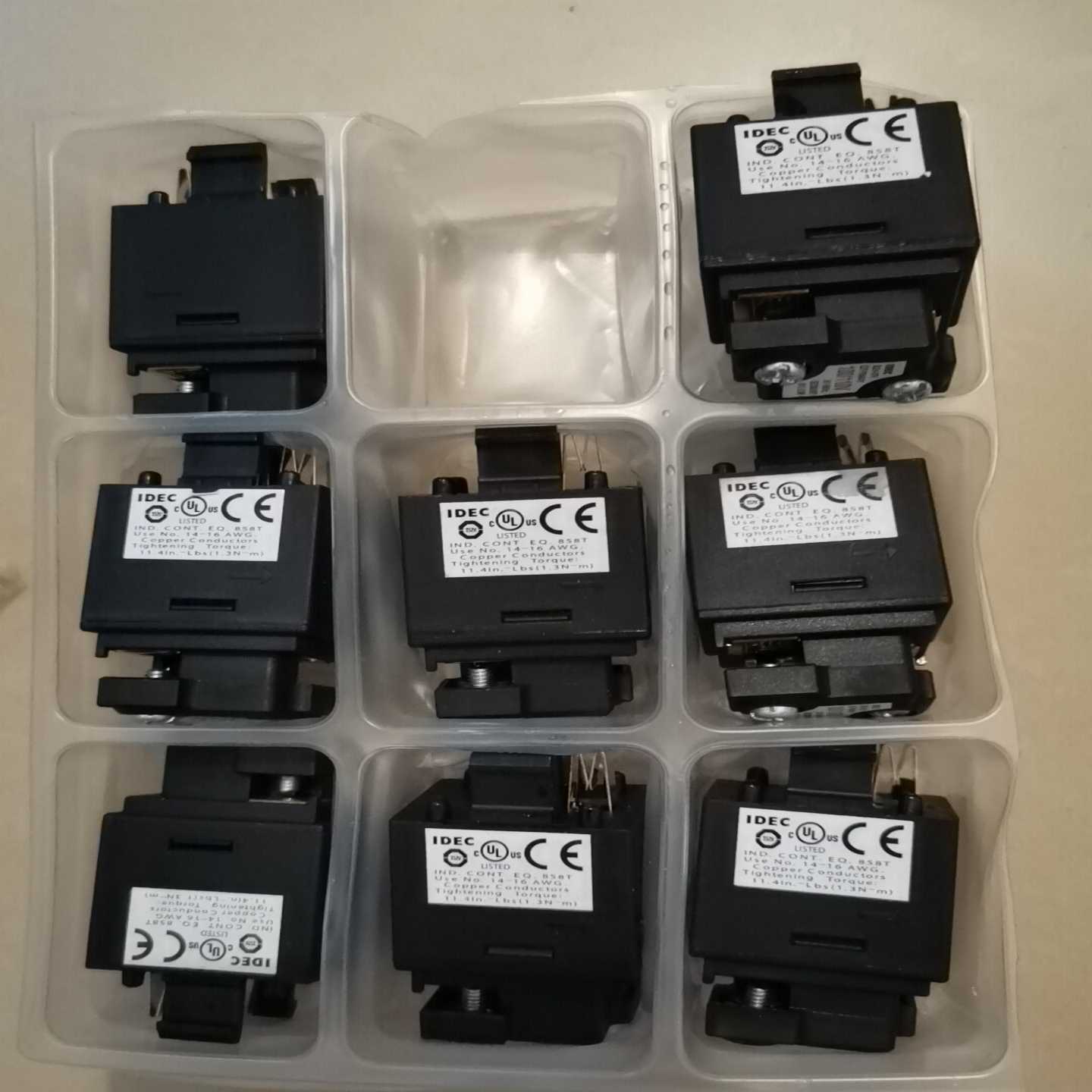 IDEC和泉  SLDN-3TH   共8只，打包价400元