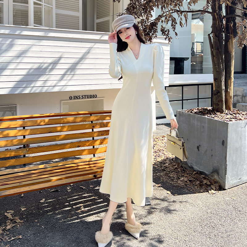 法式名媛V领泡泡袖针织连衣裙