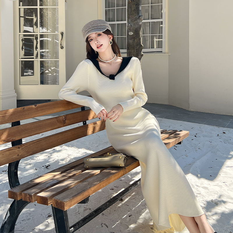 秋冬新款轻奢收腰显瘦针织连衣裙