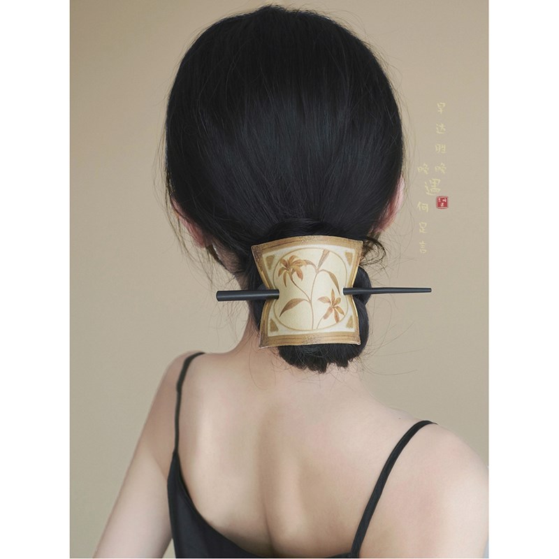 新中式复古花卉皮质发簪子后脑勺盘发发钗高级感小众设计感发饰女