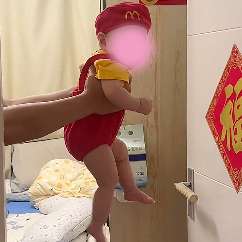6一12月麦当劳衣服婴儿套装早春季两件套生日周岁四个月宝宝女孩