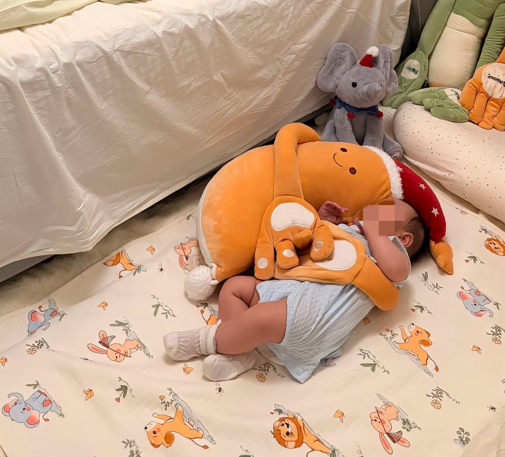 新品婴幼儿安抚玩偶拍打手掌香蕉大王哄睡神器宝宝防惊跳枕头