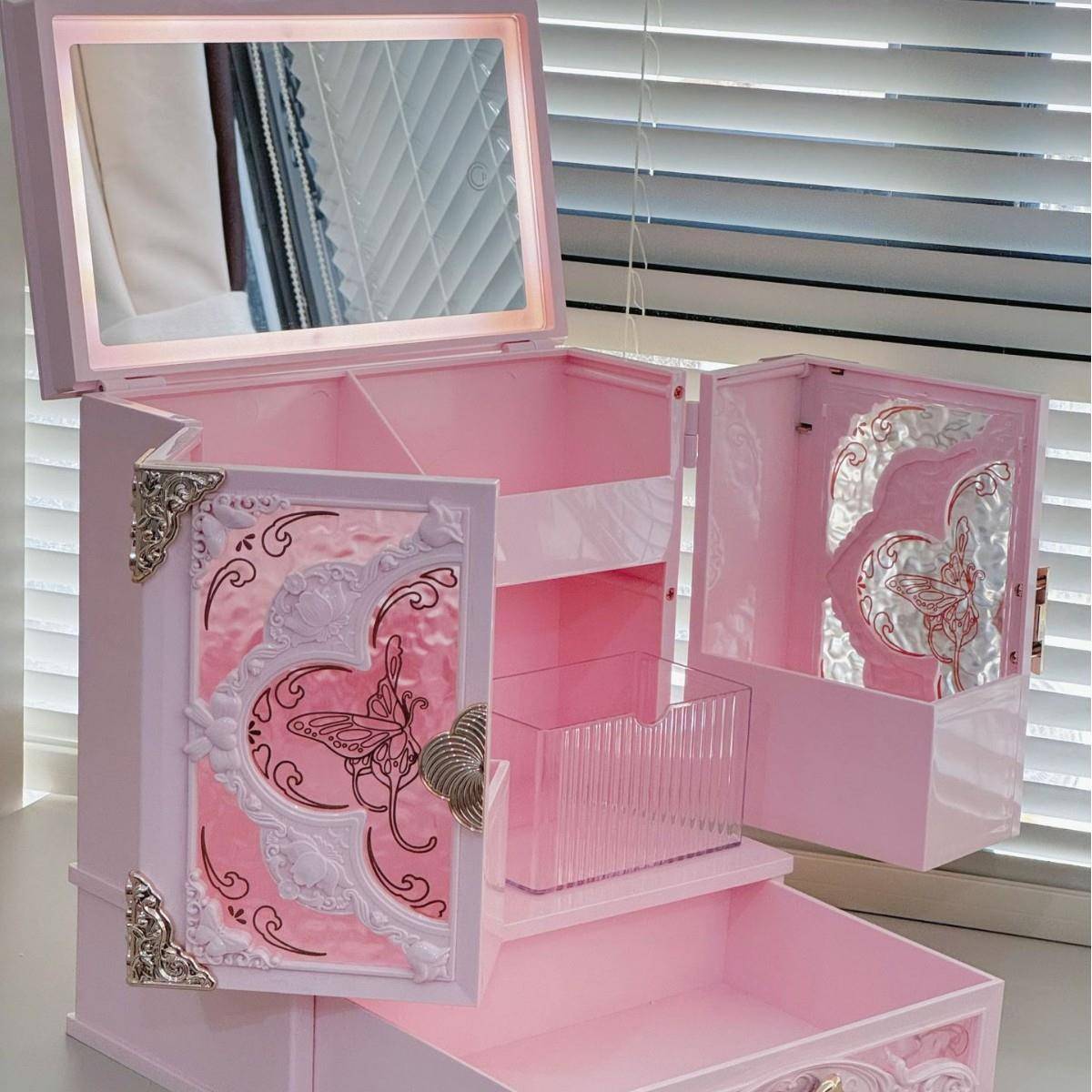每蝶恋花亚克力彩妆大生容量女收纳盒LED三遇色美妆镜送朋AL87524