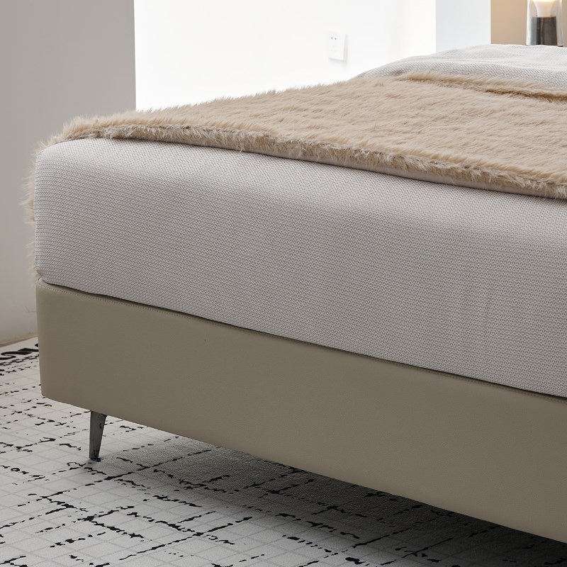 意式极简轻奢风真皮主卧室t床2024新款高端奶油风薄靠背头层牛皮