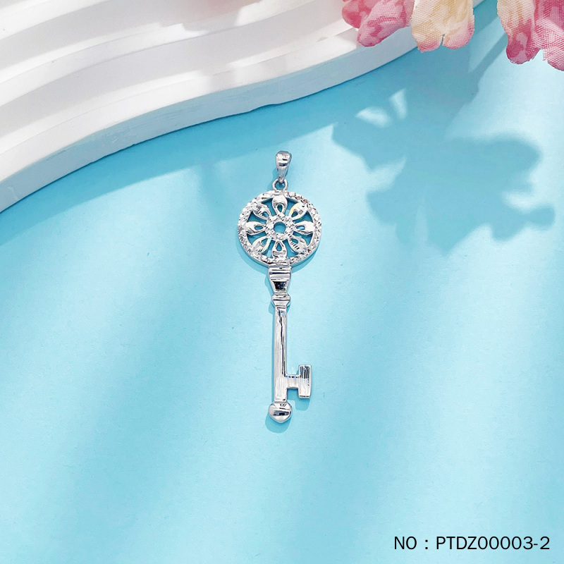 皕宝楼PT950铂金实心璀璨太阳花开下钥匙白金吊坠