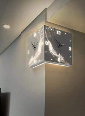 奶油风挂转角面挂钟家用简约拐角ZOS时钟墙创意双打免孔led壁灯钟