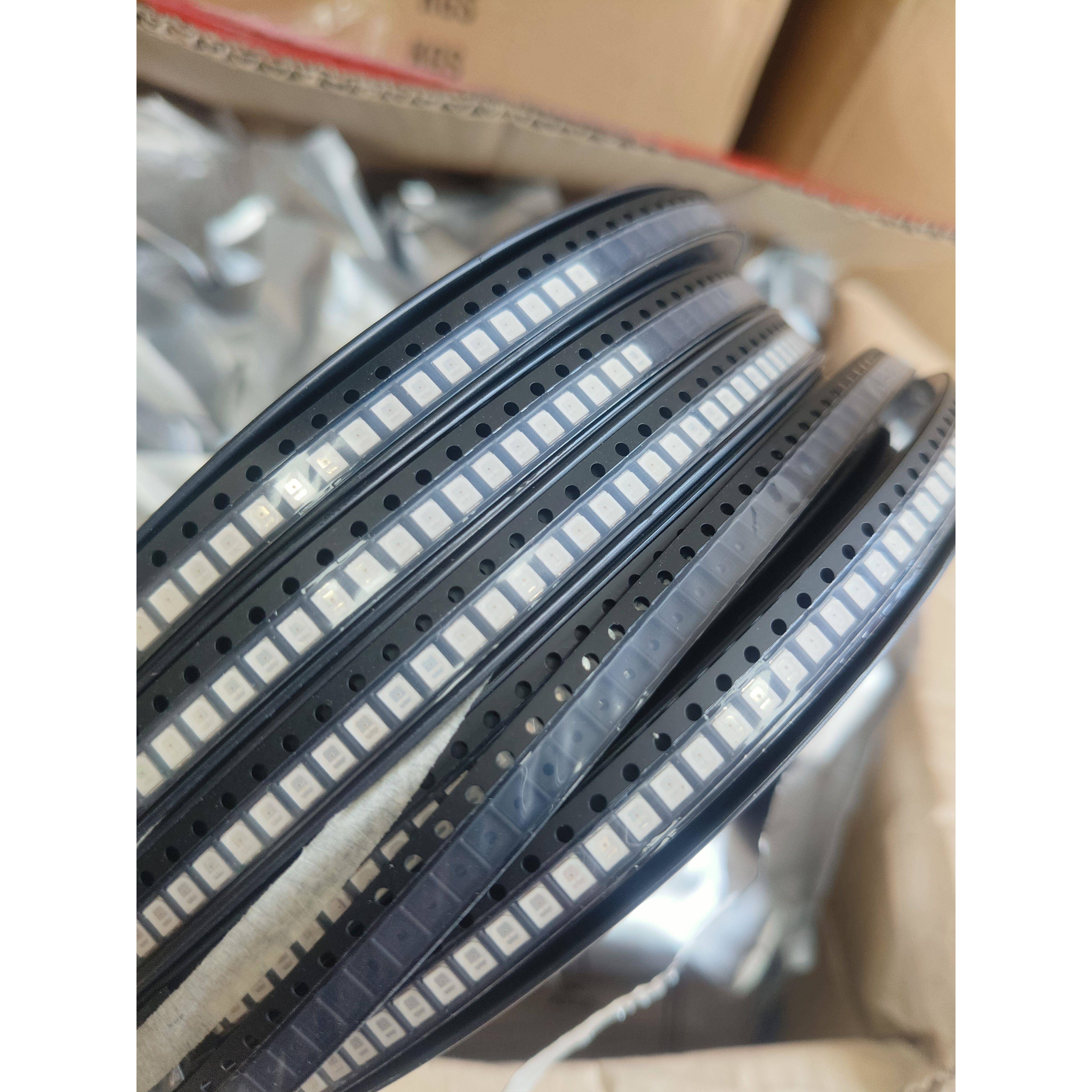 2835贴片LED灯珠正品2V0.2W反正极红光