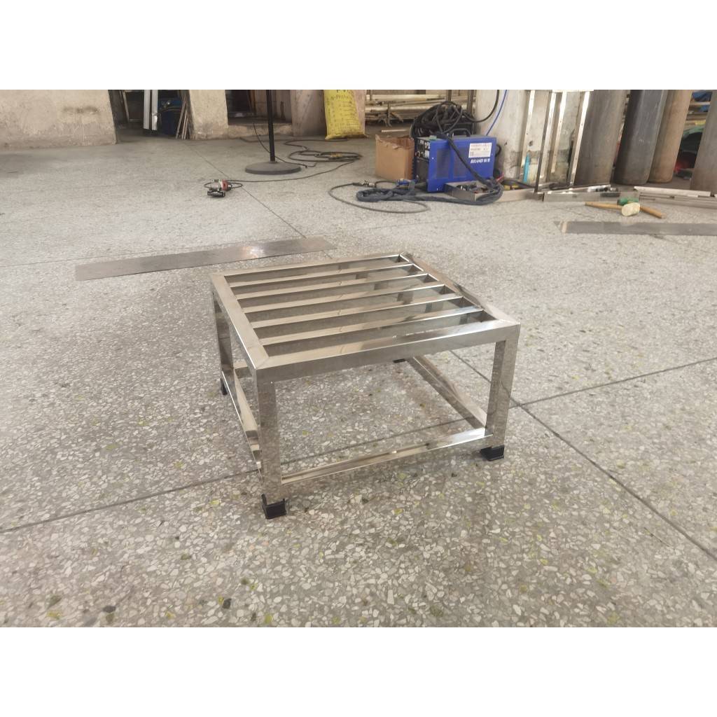 源头厂家定制不锈钢工作台不锈钢架子不锈钢柜子及各类不锈钢产品